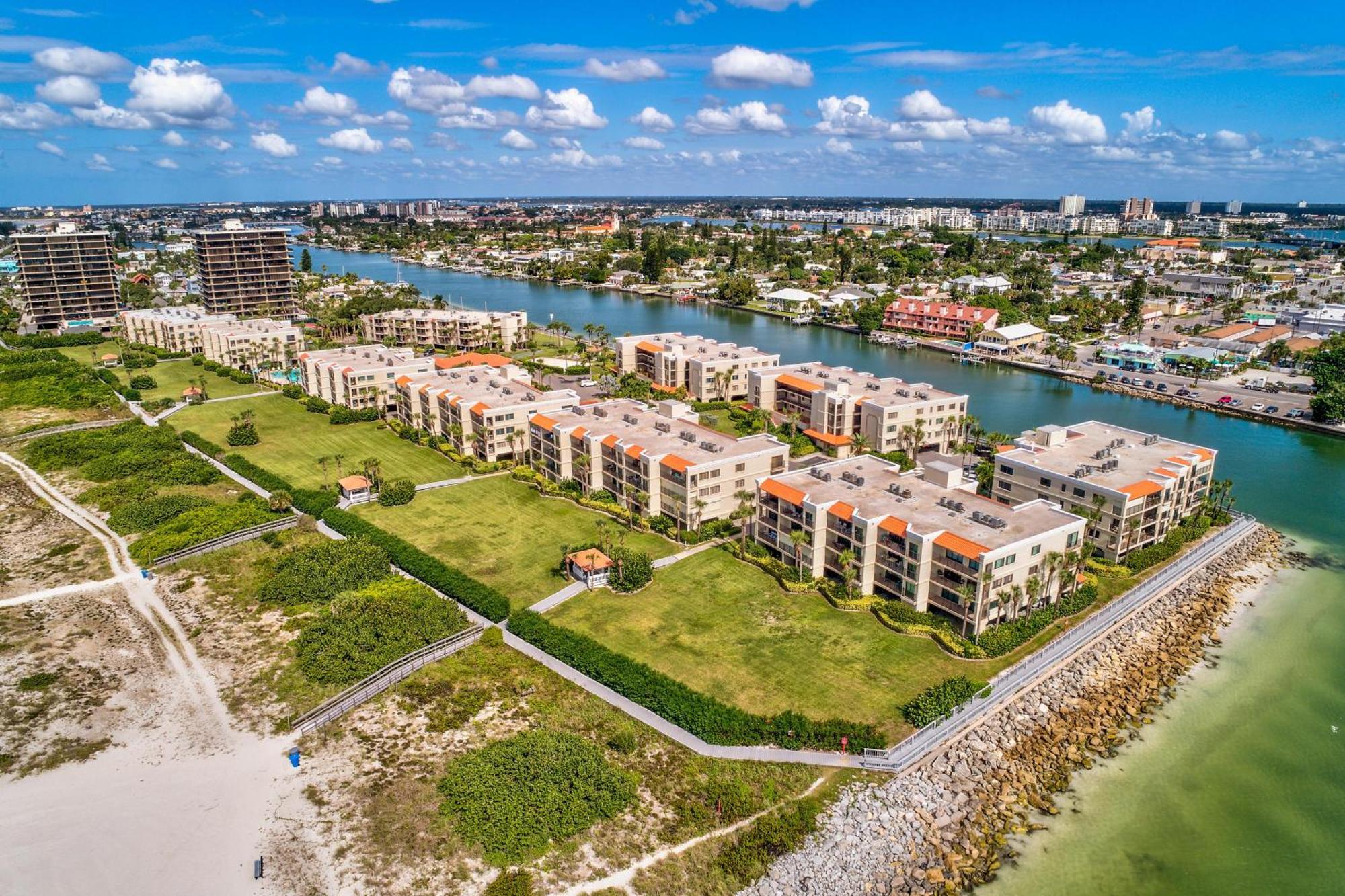 Land'S End 5-203 Gulf-Bay Front - Premier Villa St. Pete Beach Exterior photo