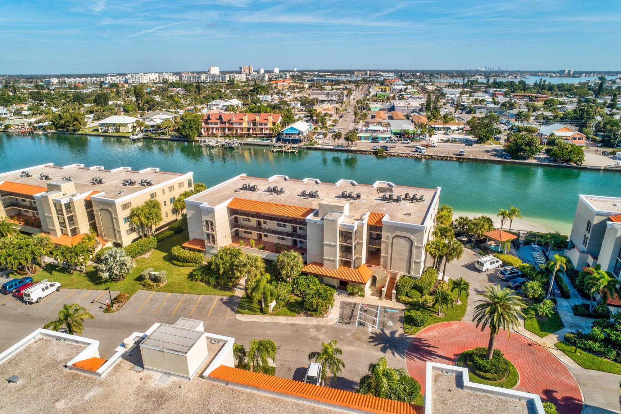 Land'S End 5-203 Gulf-Bay Front - Premier Villa St. Pete Beach Exterior photo